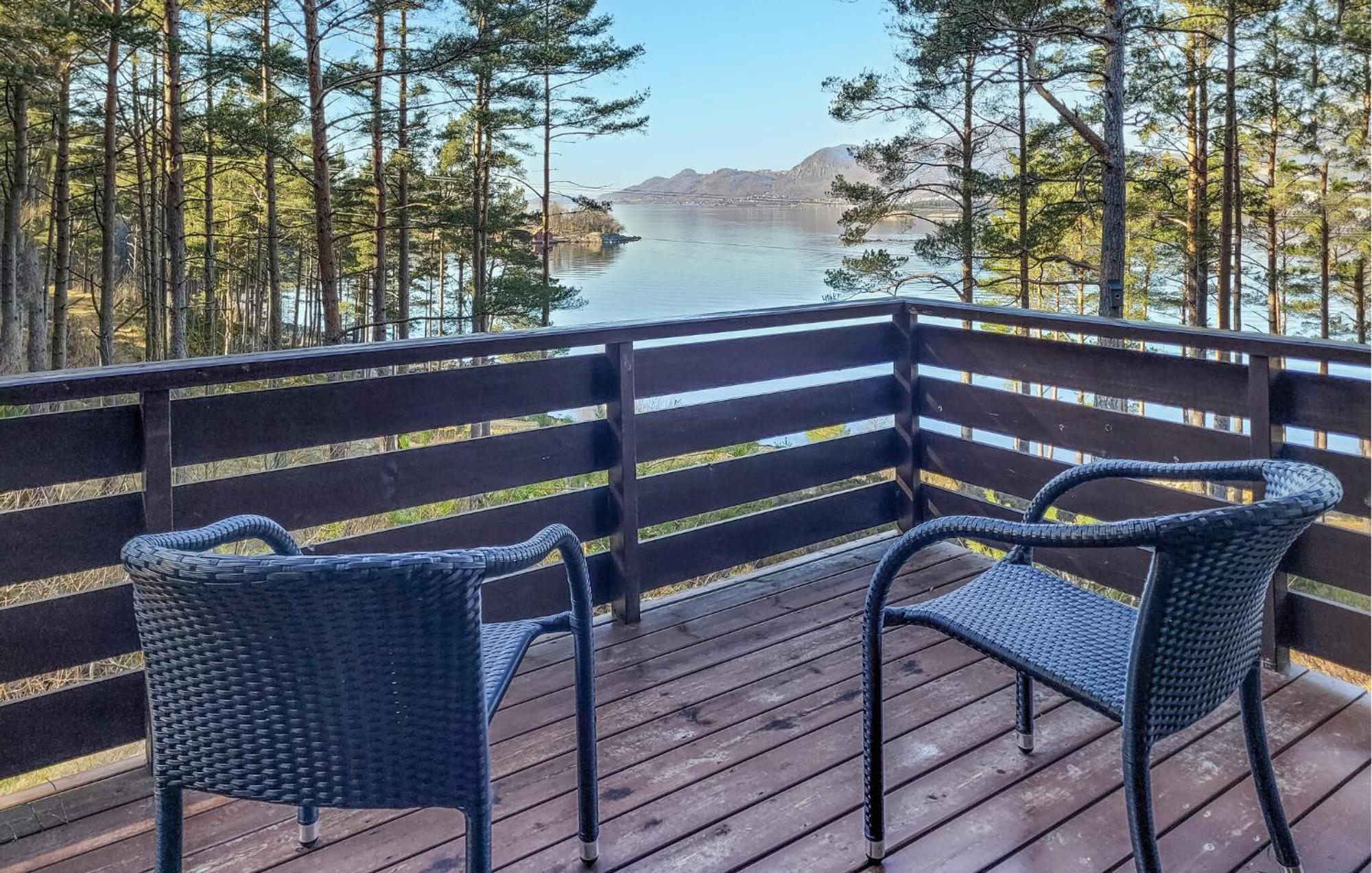 Gorgeous Home In Jorpeland With House Sea View エクステリア 写真